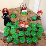 Braves birthday cup cakes